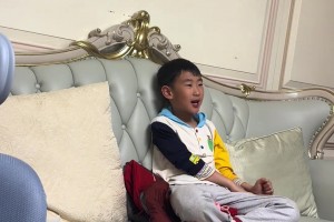 周琦儿子：曾凡博跟爸爸他们替胡明轩赢了 very good！